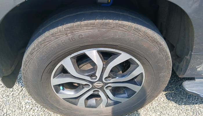 2014 Nissan Terrano XL O (D), Diesel, Manual, 1,68,962 km, tyre