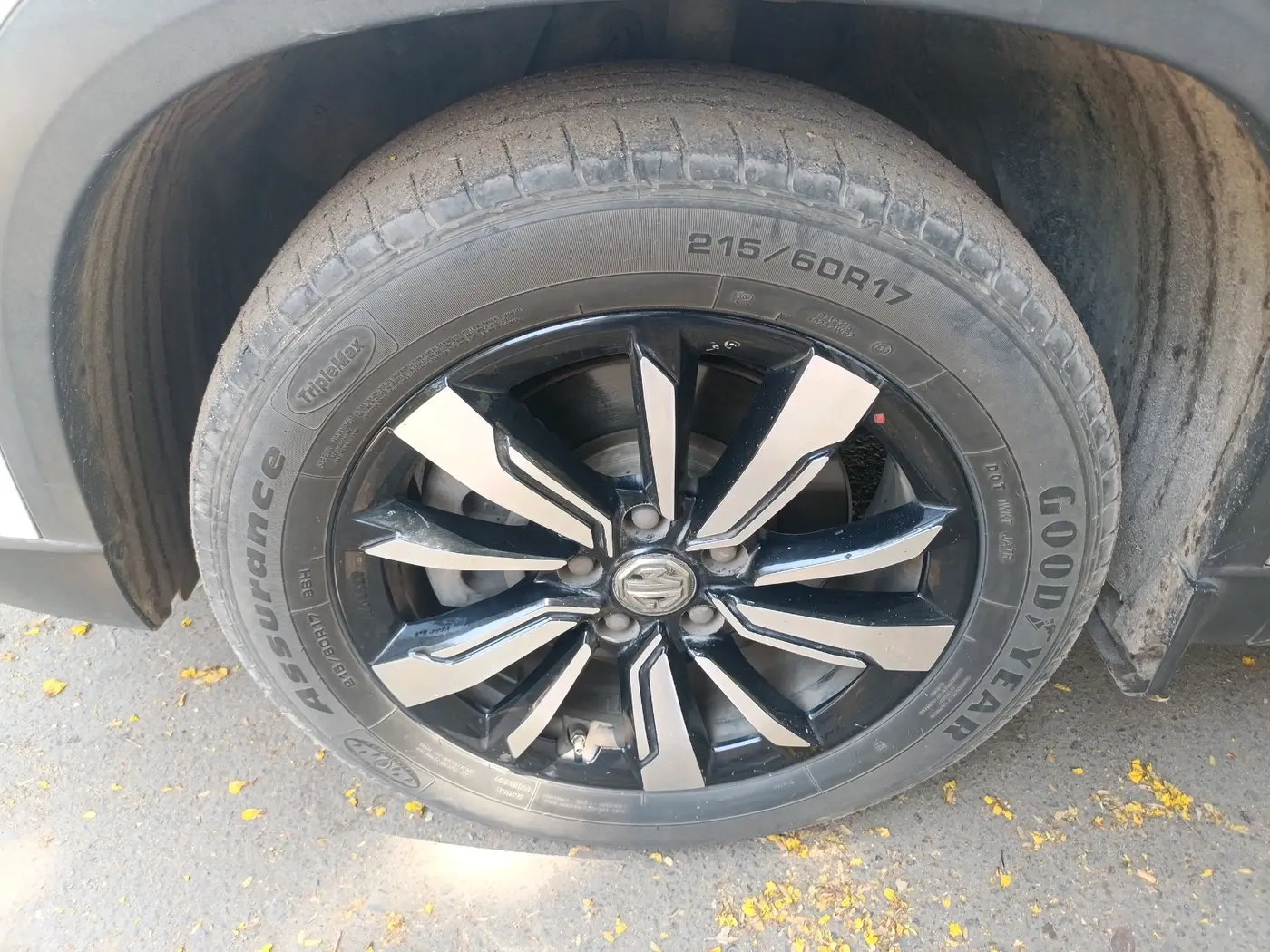 2020 MG HECTOR PLUS SHARP 1.5 PETROL TURBO DCT 6-STR, Petrol, Automatic, 54,663 km, tyre