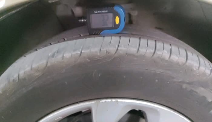 2014 Nissan Micra XV CVT, Petrol, Automatic, 1,00,780 km, tyre