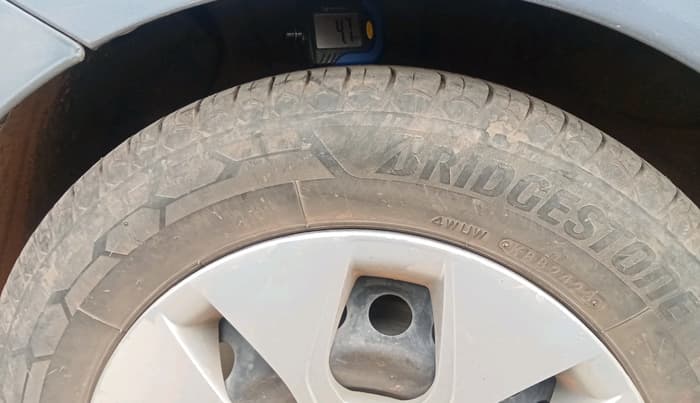 2016 Hyundai Xcent S 1.2, CNG, Manual, 87,478 km, tyre