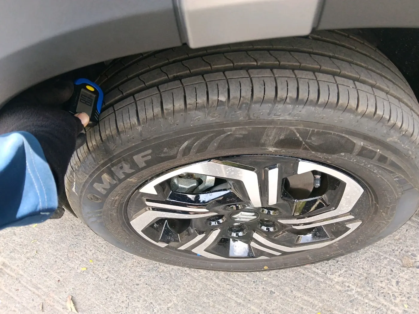 2026 Maruti BREZZA VXI, Petrol, Manual, 114 km, tyre