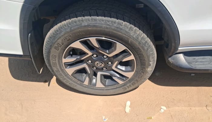 2024 Toyota Fortuner 4X2 AT 2.8 LEGENDER, Diesel, Automatic, 39,455 km, tyre
