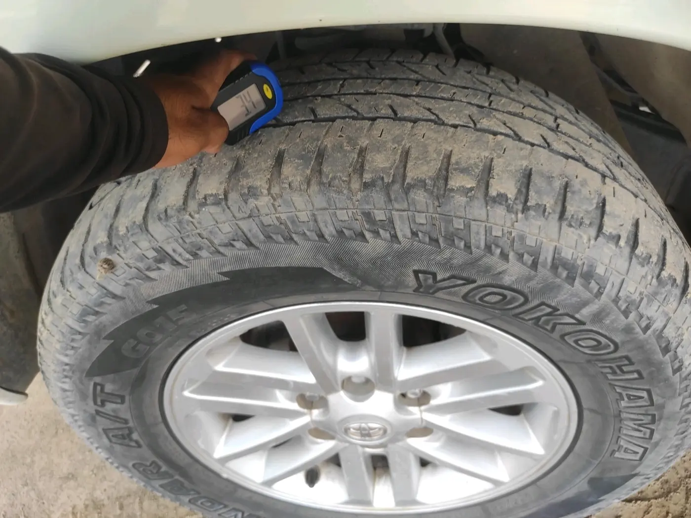 2014 Toyota Fortuner 3.0 4X2 AT, Diesel, Automatic, 2,74,675 km, tyre