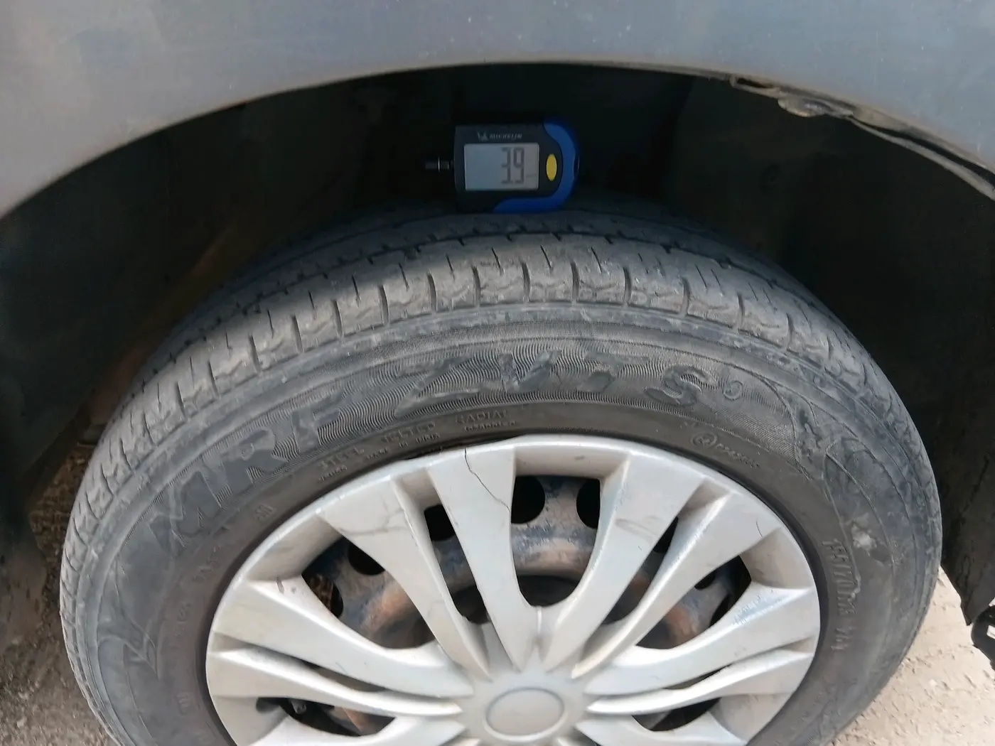 2016 Datsun Go T, CNG, Manual, 1,13,193 km, tyre