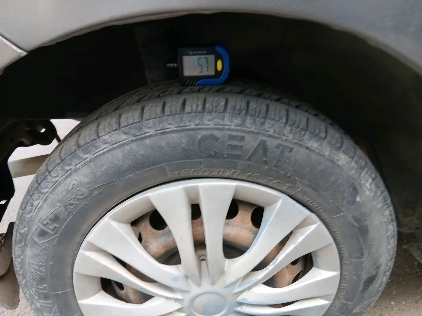 2016 Datsun Go T, CNG, Manual, 1,13,193 km, tyre