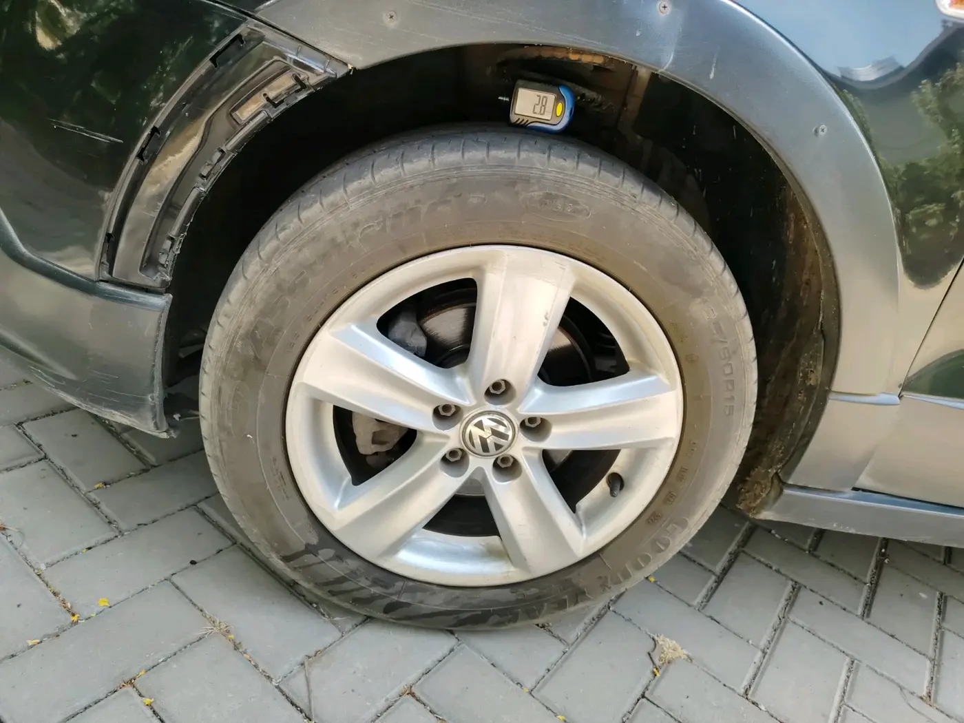 2014 Volkswagen Polo HIGHLINE1.5L, Diesel, Manual, 94,998 km, tyre