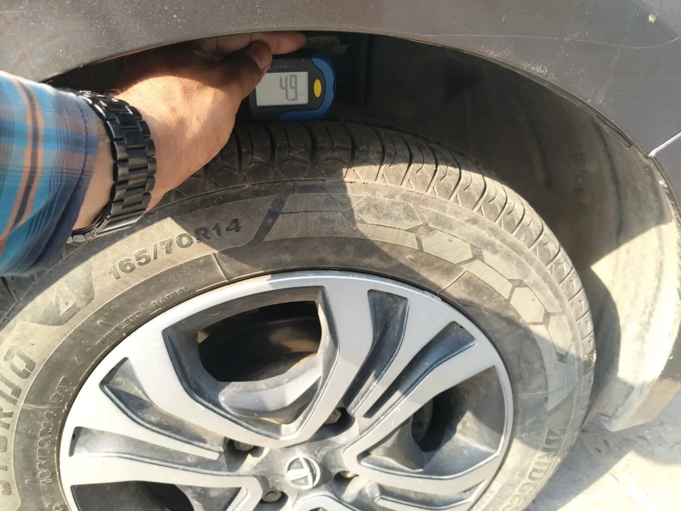 2019 Tata Tiago XZA PETROL, Petrol, Automatic, 1,01,667 km, tyre