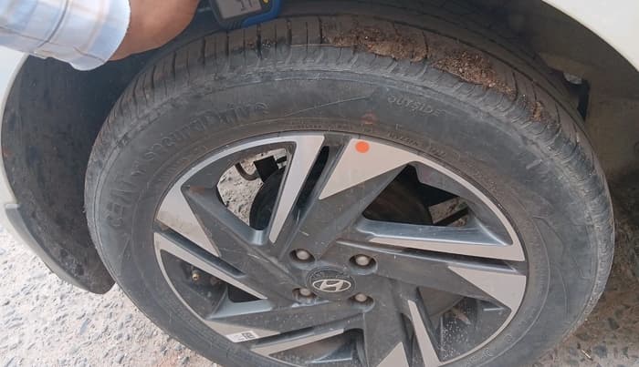 2022 Hyundai NEW I20 ASTA 1.2 MT, Petrol, Manual, 12,940 km, tyre