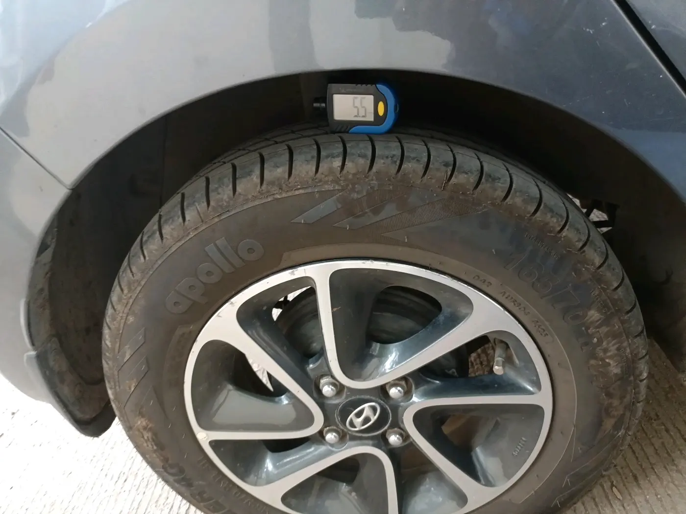 2017 Hyundai Grand i10 SPORTZ (O) AT 1.2 KAPPA VTVT, Petrol, Automatic, 46,489 km, tyre