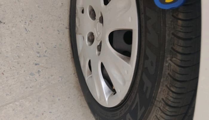 2015 Honda Amaze 1.2L I-VTEC S, CNG, Manual, 78,205 km, tyre