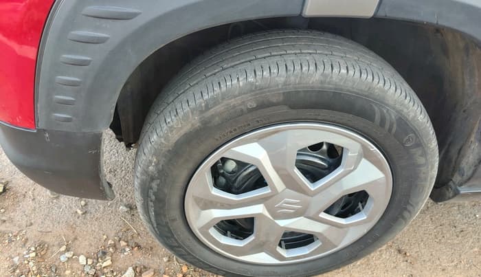 2025 Maruti BREZZA VXI, Petrol, Manual, 28,946 km, tyre