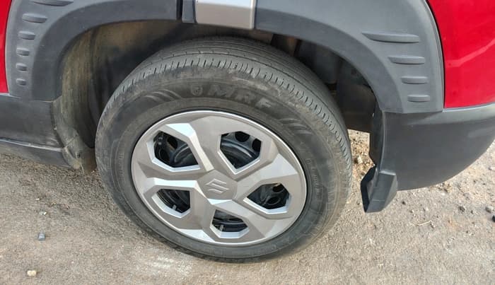 2025 Maruti BREZZA VXI, Petrol, Manual, 28,946 km, tyre