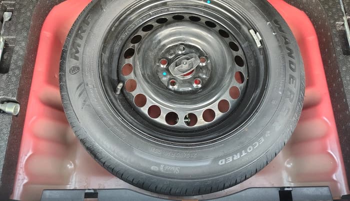 2025 Maruti BREZZA VXI, Petrol, Manual, 28,946 km, tyre