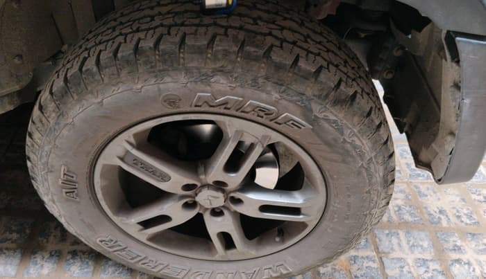 2022 Mahindra Thar LX PETROL HT 4WD AT, Petrol, Automatic, 27,087 km, tyre