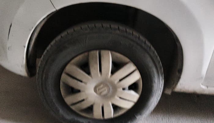 2013 Maruti Alto 800 LXI, CNG, Manual, 1,39,351 km, tyre