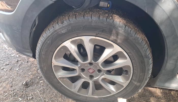 2015 Fiat Avventura EMOTION MULTIJET 1.3, Diesel, Manual, 90,798 km, tyre