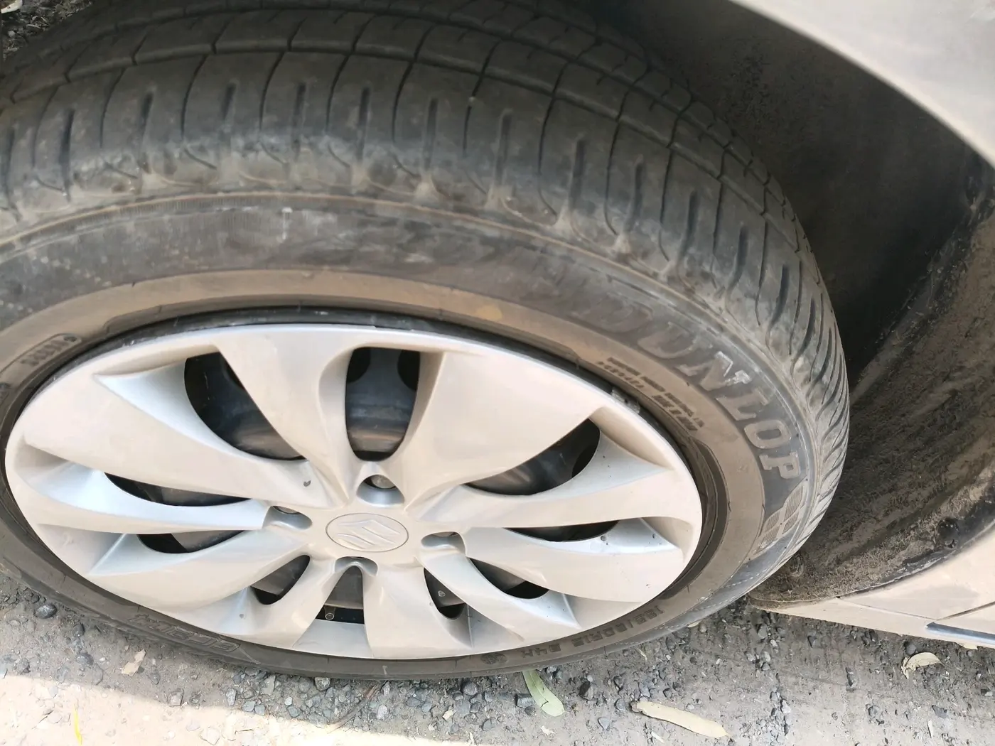 2017 Maruti Baleno DELTA DIESEL 1.3, Diesel, Manual, 1,22,894 km, tyre