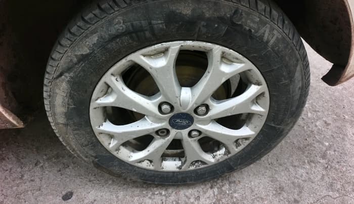 2014 Ford Figo ZXI 1.4 DIESEL, Diesel, Manual, 1,30,001 km, tyre