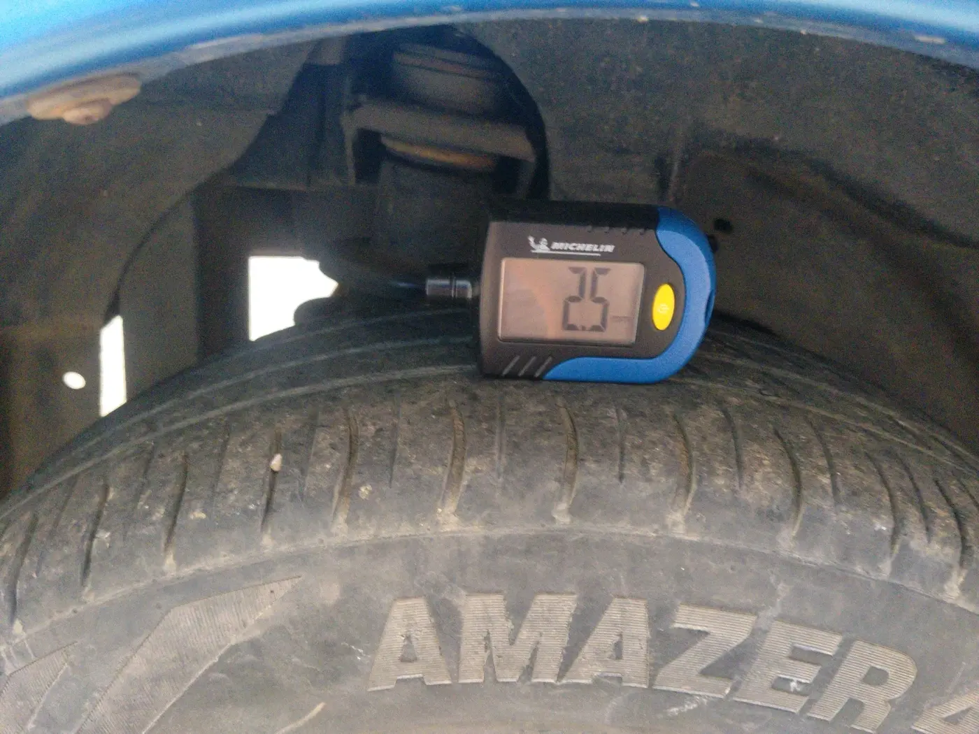 2015 Mahindra E2O T2, Electric, Automatic, 44,400 km, tyre
