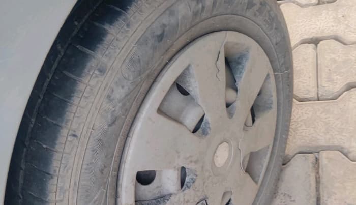 2011 Maruti Wagon R 1.0 LXI, Petrol, Manual, 79,122 km, tyre