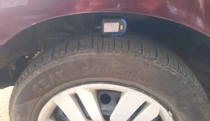2015 Honda City 1.5L I-VTEC SV, Petrol, Manual, 1,09,639 km, tyre