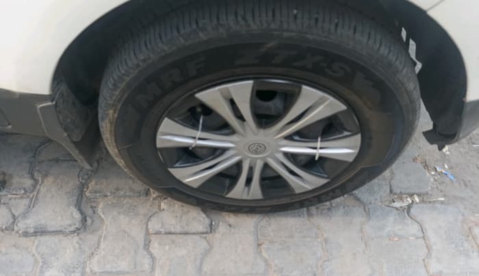 2014 Ford Ecosport TREND 1.5L DIESEL, Diesel, Manual, 1,55,582 km, tyre