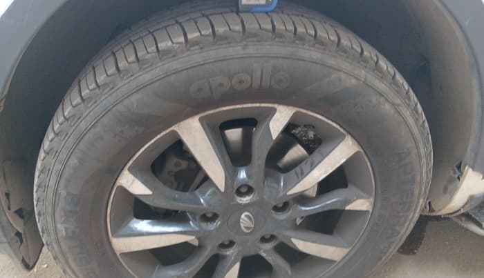 2019 Mahindra XUV500 W11 AT, Diesel, Automatic, 81,461 km, tyre