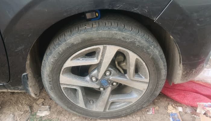 2024 Hyundai AURA SX 1.2 CNG, CNG, Manual, 43,469 km, tyre
