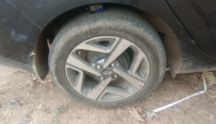 2024 Hyundai AURA SX 1.2 CNG, CNG, Manual, 43,469 km, tyre