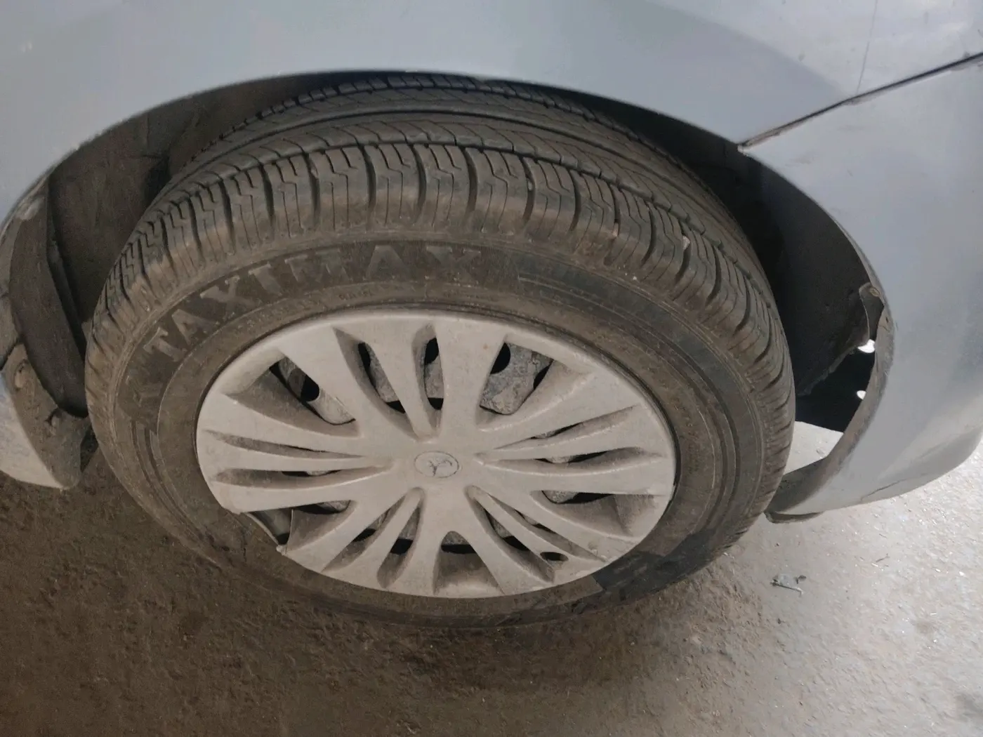 2013 Maruti Ertiga VXI, Petrol, Manual, 1,45,671 km, tyre