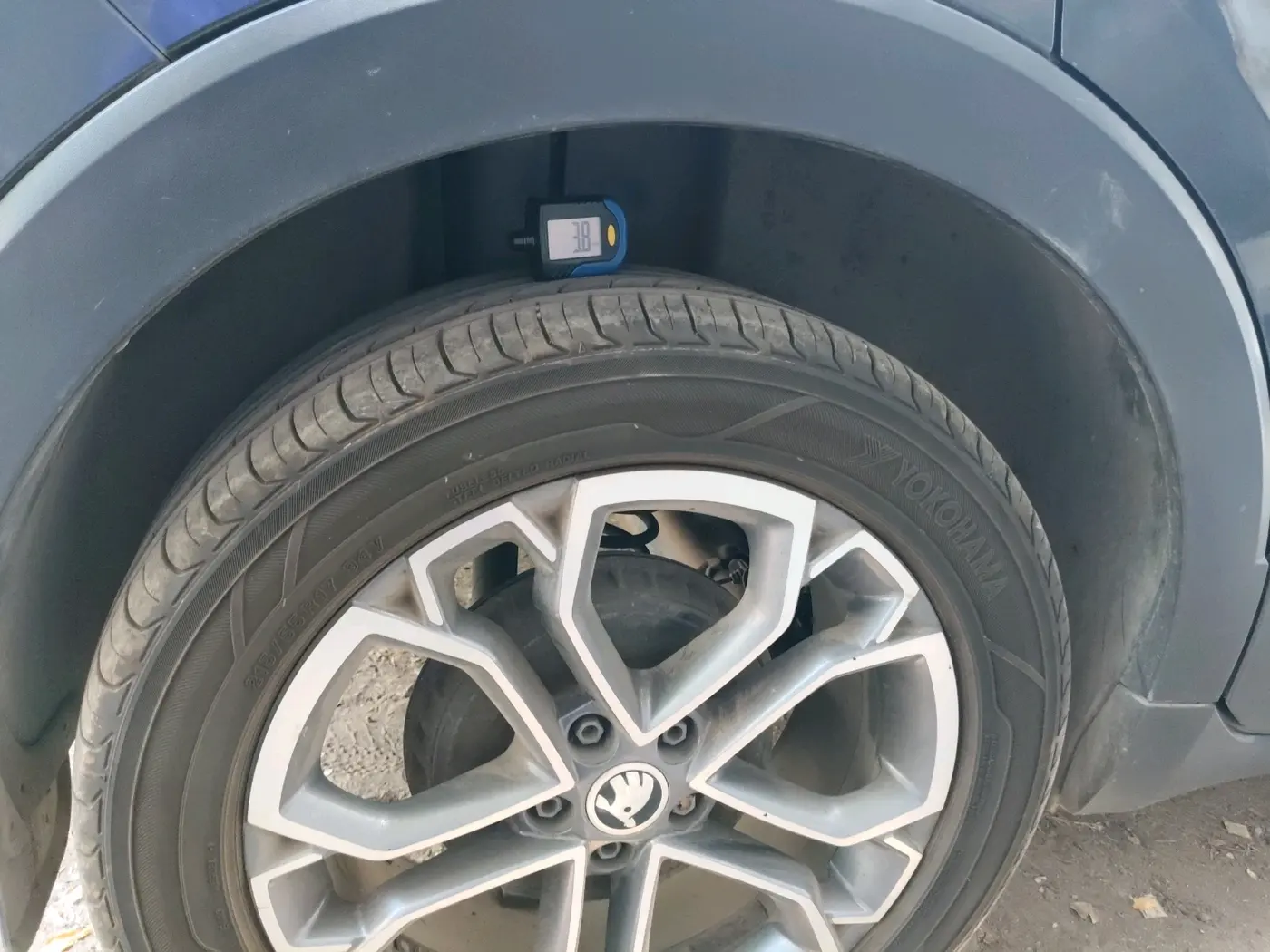 2022 Skoda KUSHAQ STYLE 1.5L TSI DSG, Petrol, Automatic, 1,03,583 km, tyre