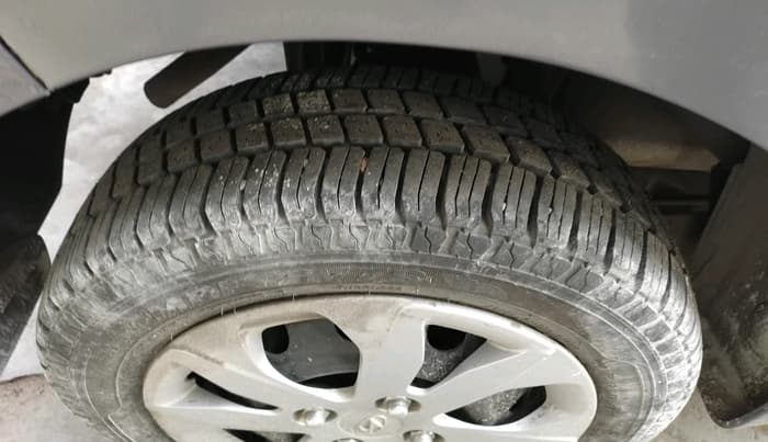 2018 Hyundai Eon MAGNA +, Petrol, Manual, 44,250 km, tyre