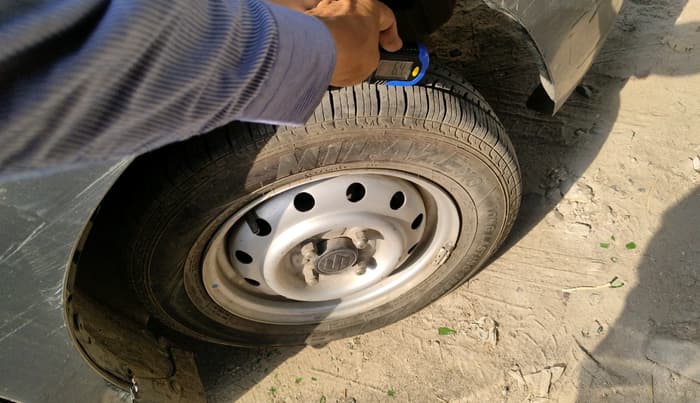 2018 Maruti Wagon R 1.0 LXI CNG, CNG, Manual, 59,309 km, tyre