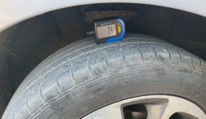2016 Hyundai Elite i20 ASTA 1.2, CNG, Manual, 1,07,830 km, tyre