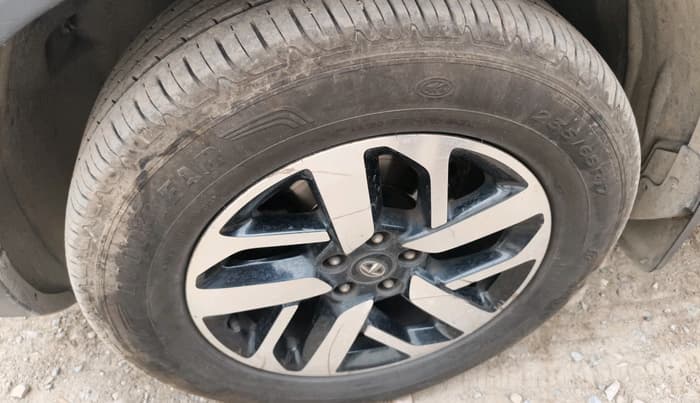 2020 Tata Harrier XZA PLUS 2.0L DUAL TONE, Diesel, Automatic, 1,44,448 km, tyre