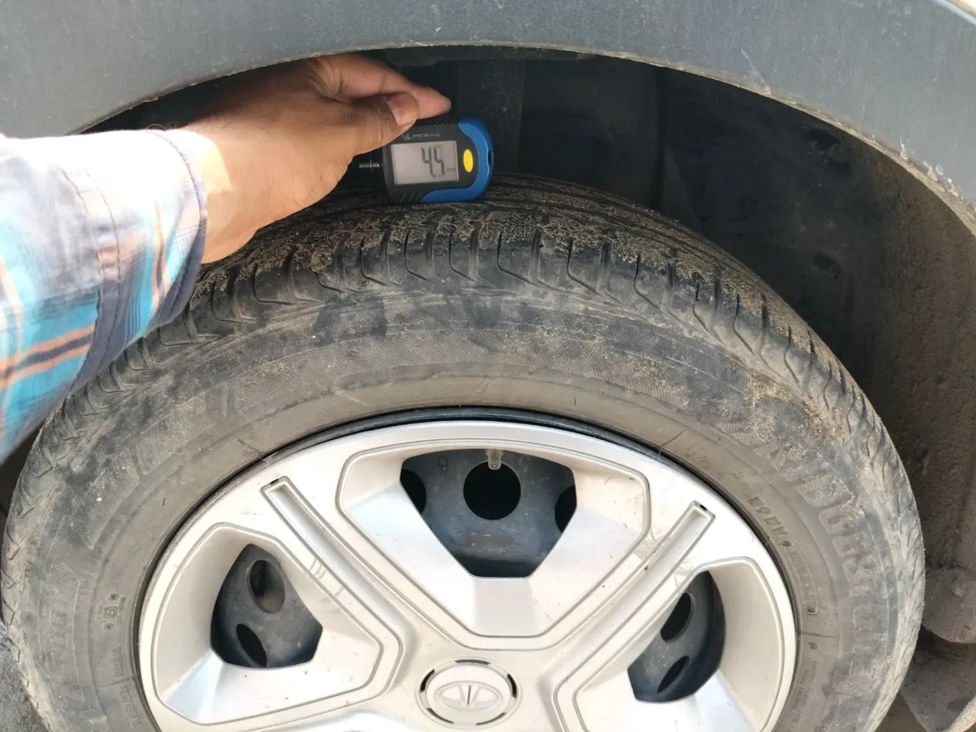 2021 Tata NEXON XMA PETROL, Petrol, Automatic, 50,107 km, tyre