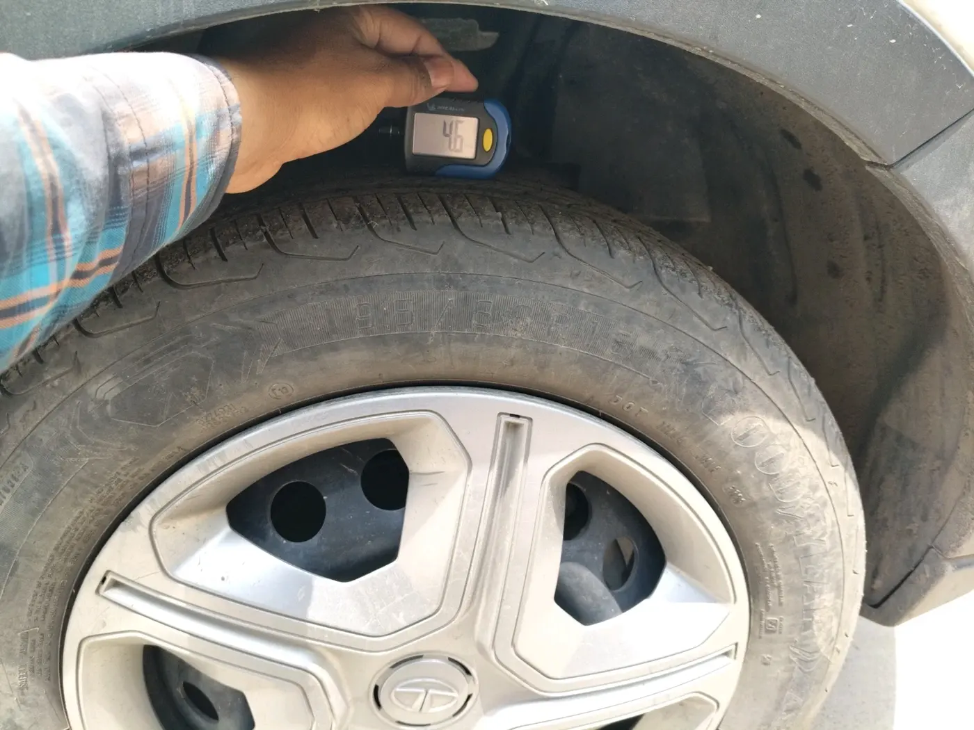 2021 Tata NEXON XMA PETROL, Petrol, Automatic, 50,107 km, tyre