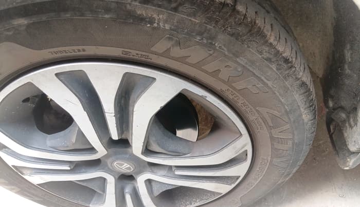2024 Tata Tiago XT CNG, CNG, Manual, 29,356 km, tyre
