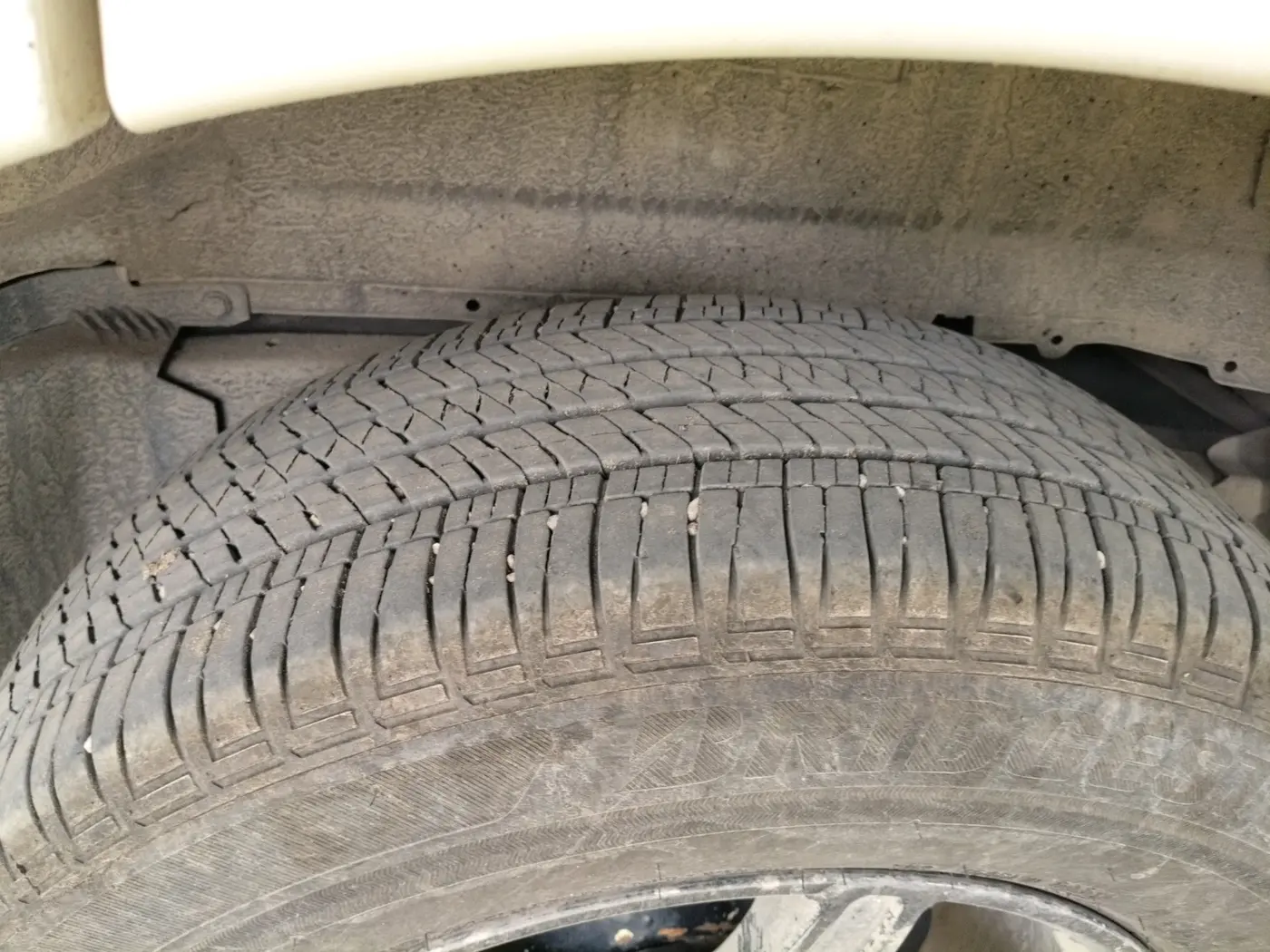 2016 Mahindra Scorpio S6 PLUS 1.99, Diesel, Manual, 53,540 km, tyre
