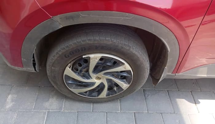2019 Hyundai VENUE S 1.0 TURBO DCT, Petrol, Automatic, 32,516 km, tyre