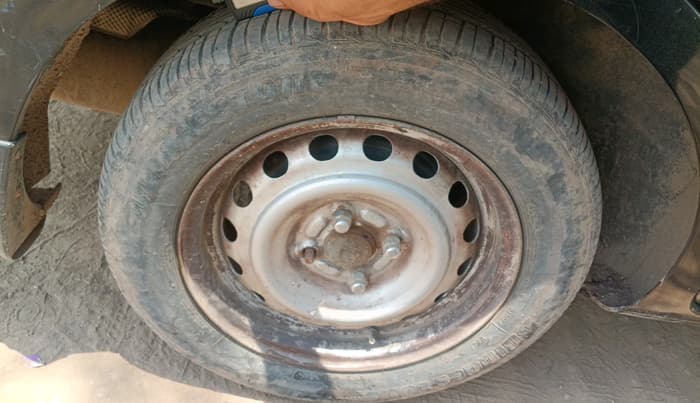 2012 Nissan Sunny XE, Petrol, Manual, 1,45,868 km, tyre