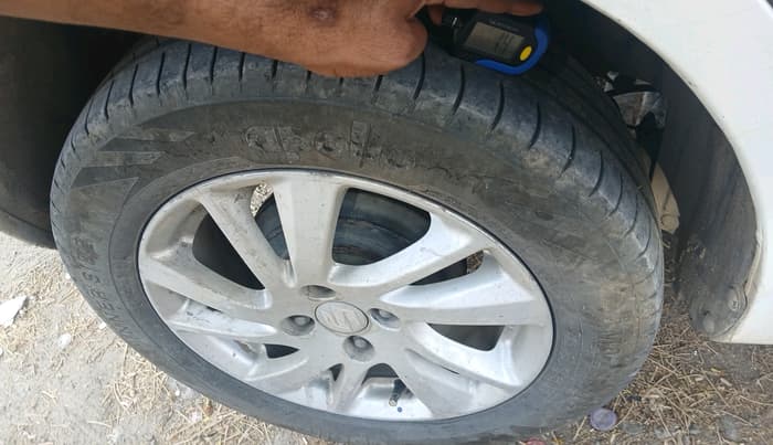 2012 Maruti Swift ZDI, Diesel, Manual, 2,84,470 km, tyre
