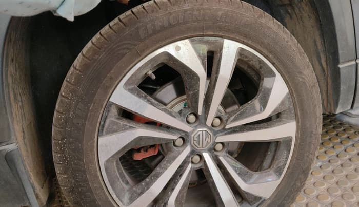 2023 MG HECTOR PLUS SHARP PRO 1.5 PETROL TURBO CVT 7 STR, Petrol, Automatic, 9,796 km, tyre