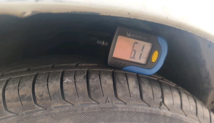 2013 Hyundai i10 SPORTZ 1.2, Petrol, Manual, 75,304 km, tyre