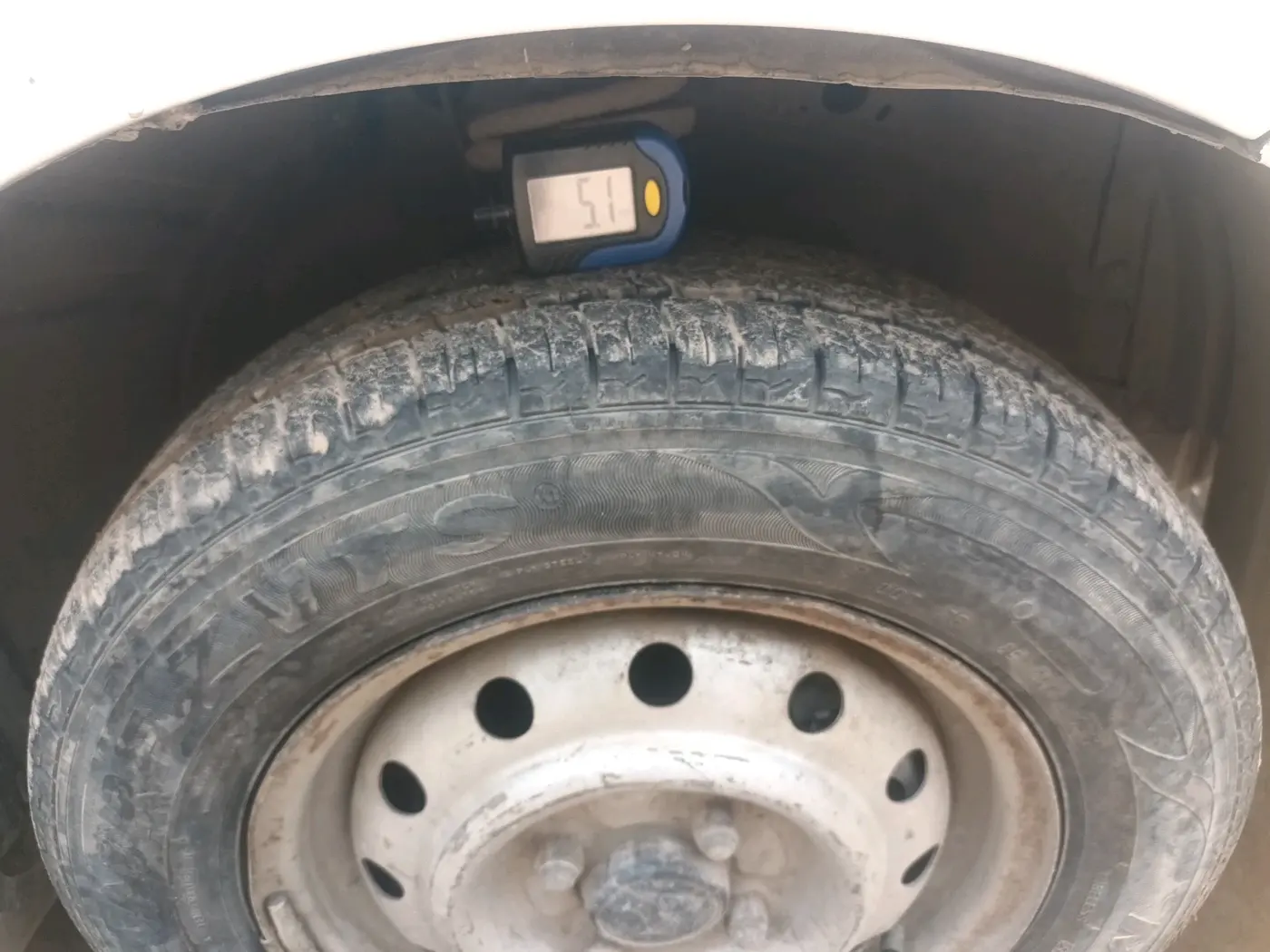 2011 Maruti Wagon R 1.0 LXI CNG, CNG, Manual, 1,38,846 km, tyre