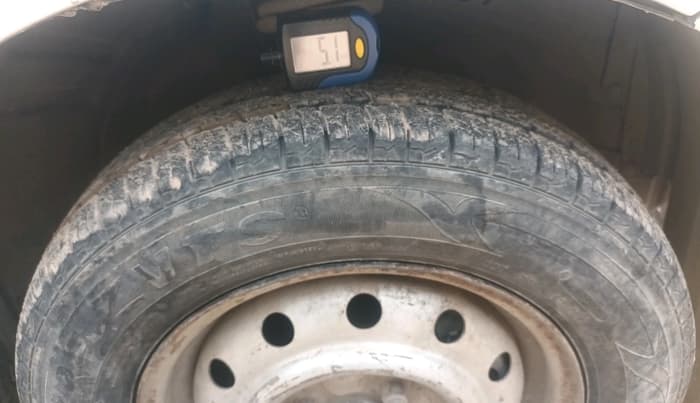 2011 Maruti Wagon R 1.0 LXI CNG, CNG, Manual, 1,38,846 km, tyre
