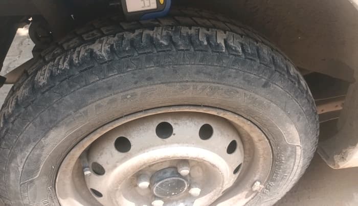 2011 Maruti Wagon R 1.0 LXI CNG, CNG, Manual, 1,38,846 km, tyre