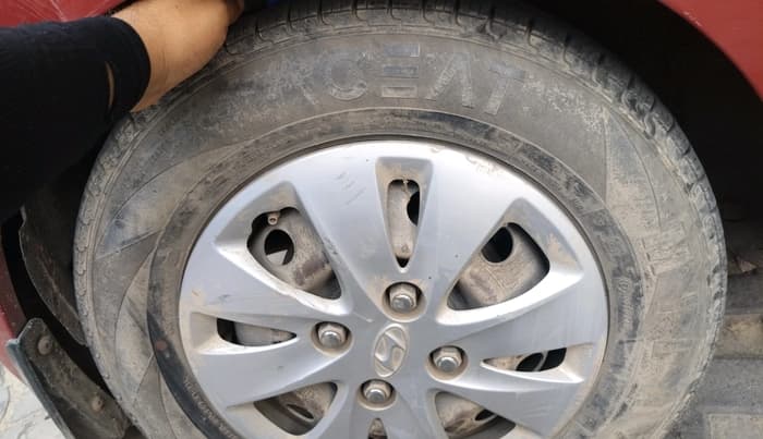 2011 Hyundai i10 MAGNA 1.2, Petrol, Manual, 60,048 km, tyre