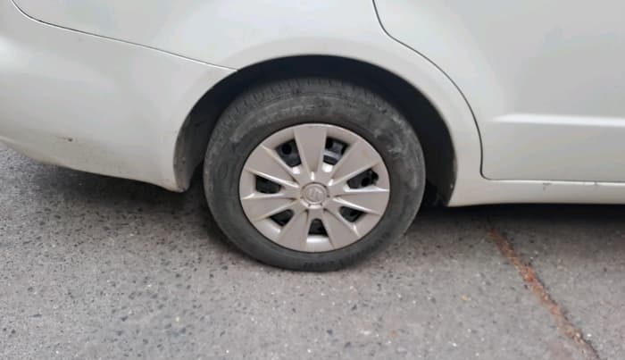 2013 Maruti SX4 VXI, CNG, Manual, 1,14,504 km, tyre