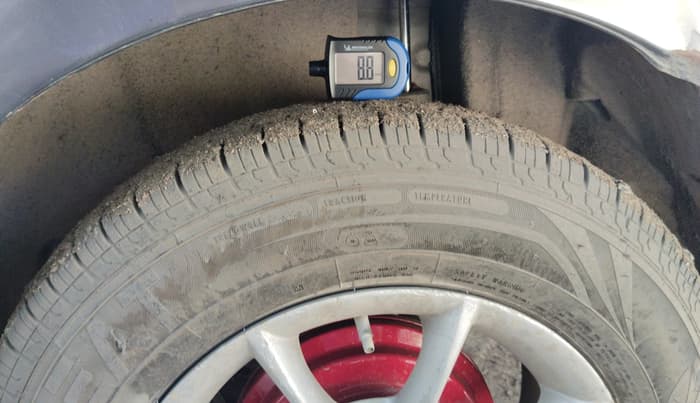 2013 Maruti Swift Dzire VXI, Petrol, Manual, 1,07,103 km, tyre